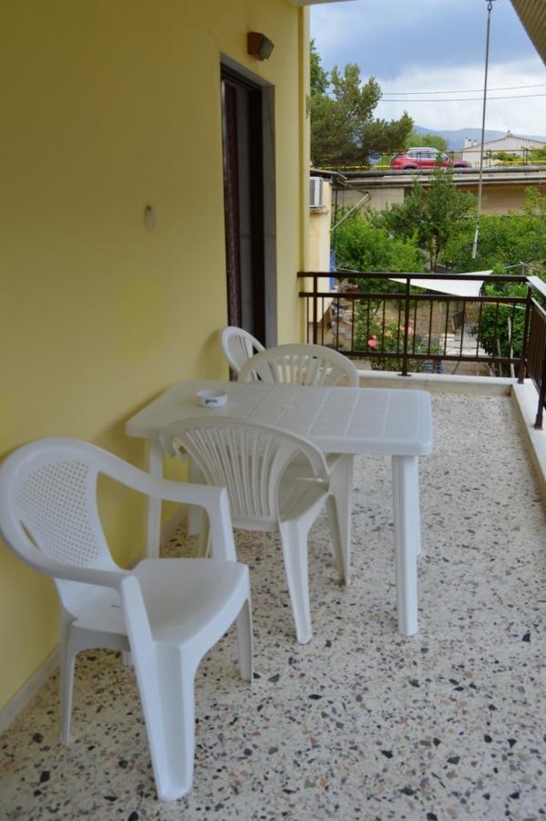 Eva Apartments يميناريا المظهر الخارجي الصورة